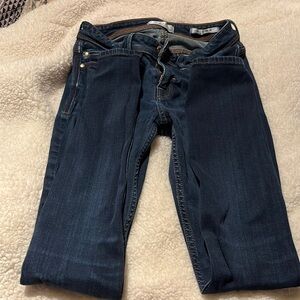 Woman’s guess jeans